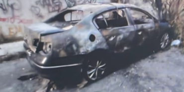 Bahçelievler’de polis yelekli hırsızlar, yakalanmamak için aracı yaktı