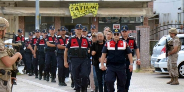 Sakarya’da araç dolandırıcılığı operasyonu: 13 şüpheli adliyede