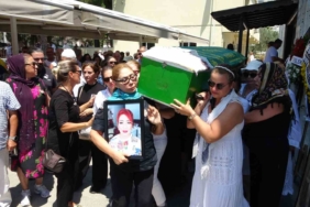 Çanakkale’de evinde ölü bulunan Özbek kadın son yolculuğuna uğurlandı