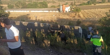 Balıkesir’de yolcu otobüsü devrildi: 1’i ağır 27 yaralı