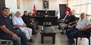 Burhaniye’de Elazığlılar Kaymakam Atilla’yı ziyaret etti