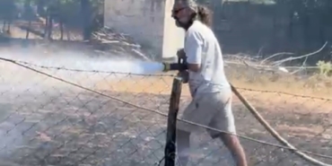 Çanakkale’de yangın söndürme çalışmalarına ünlü oyuncudan destek