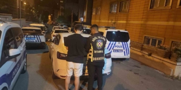 Esenler’de araçtan havaya ateş açtılar