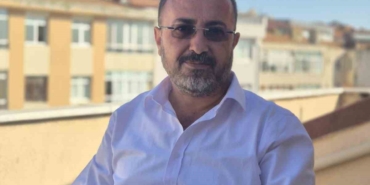 Gazeteci yan yatan teknede yaşadığı korku dolu anları anlattı