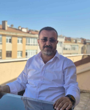 Gazeteci yan yatan teknede yaşadığı korku dolu anları anlattı