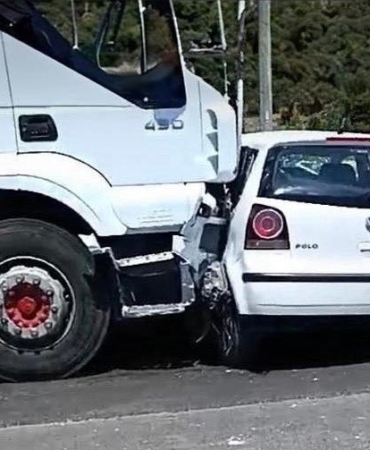 Bilecik’te tır ile otomobil çarpıştı: 1’i ağır 3 yaralı