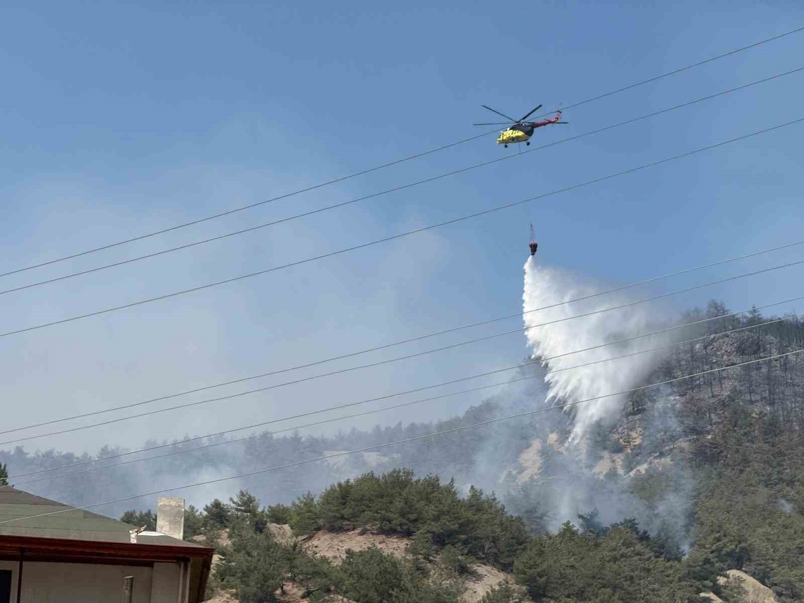 Sakarya Valiliği: "Yangın kısmen kontrol altına alındı, soğutma sürüyor"