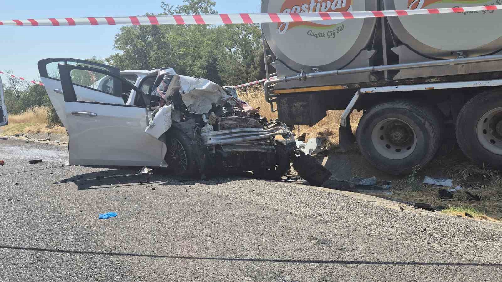 Tekirdağ’da korkunç kazada otomobildeki 4 kişi öldü