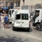 Beyoğlu’nda İETT otobüsünün karıştığı zincirleme kaza kamerada