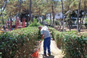 Silivri’de park, bahçe ve yeşil alanlarda bakım çalışmaları sürüyor