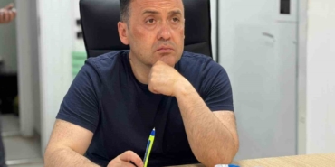 Vali Sözer, gelişmeleri Yangın Yönetim Aracı’nda takip ediyor