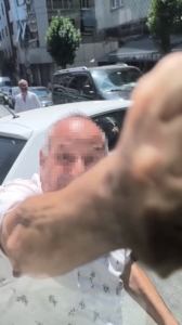 Küçükçekmece’de yol verme kavgası