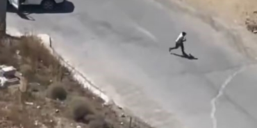 İstanbul’da aranan firari nefes kesen kovalamacada yakalandı, o anlar kameraya yansıdı