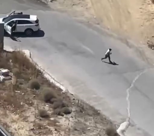 İstanbul’da aranan firari nefes kesen kovalamacada yakalandı, o anlar kameraya yansıdı