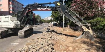 Bandırma’da kaldırım düzenleme çalışmaları başladı