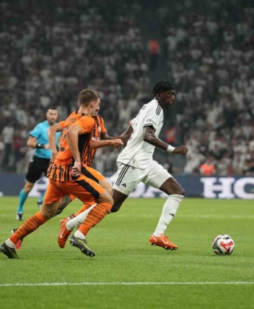 UEFA Avrupa Ligi: Beşiktaş: 1 - Shakhtar Donetsk: 2 (İlk yarı)