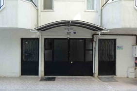 Çanakkale’de 2 gün sevgilisinin streç filme sarılı cesediyle aynı evde yaşadı