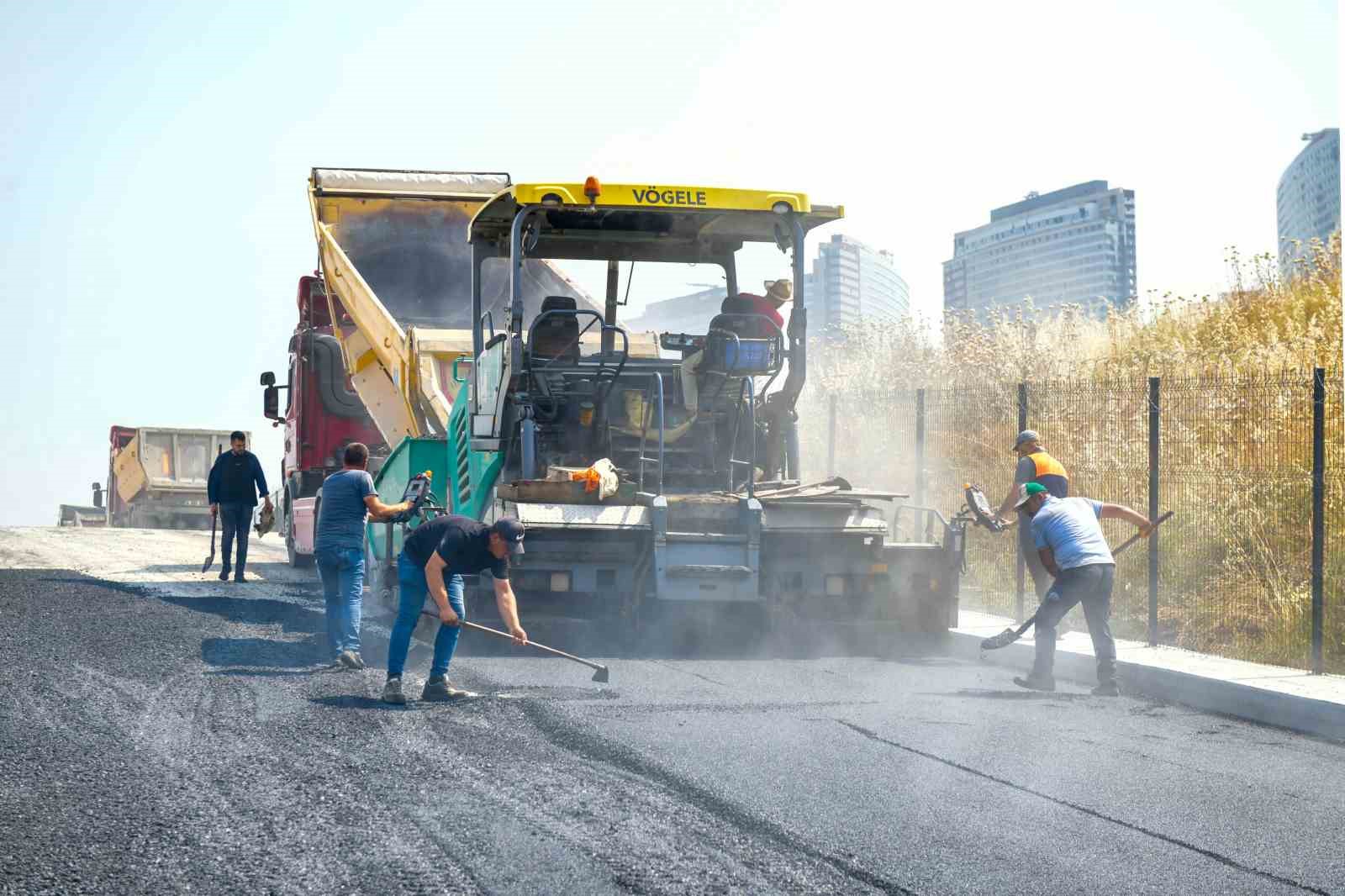 Esenyurt’un yolları yenileniyor