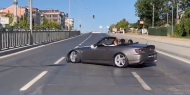 Arnavutköy’de trafik magandaları düğün konvoyunda tehlike saçtı: Kırmızı ışıkta böyle drift attılar