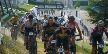 Sakarya’da nefes kesen şampiyona: Genç pedallar zirve için yarıştı