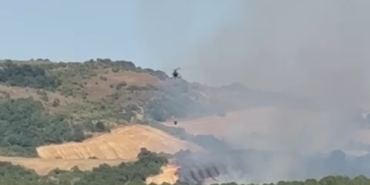 Manyas’ta orman yangını: Havadan müdahale sürüyor