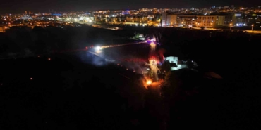 Edirne’de anız yangını paniğe neden oldu: Alevler evlere sıçramadan söndürüldü