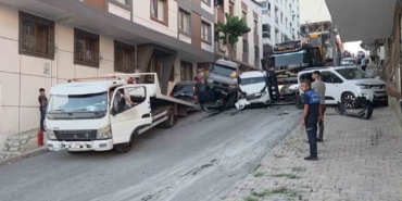 Başakşehir’de kontrolden çıkan vinç dehşet saçtı