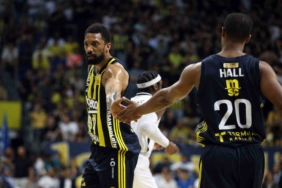 Fenerbahçe, Khem Birch’ün sözleşmesini 1 yıl uzattı