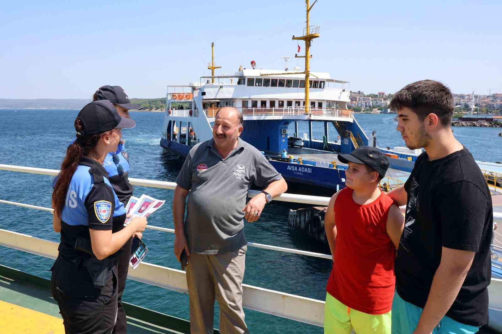 Çanakkale’de polis ekipleri vatandaşları bilgilendirdi