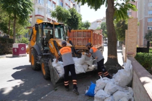 Kartal Belediyesi’nden yaz temizlik seferberliği