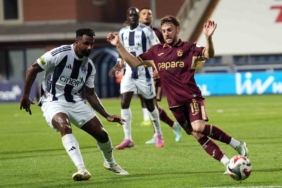 Trendyol Süper Lig: Kasımpaşa: 0 - Trabzonspor: 0 (İlk yarı)