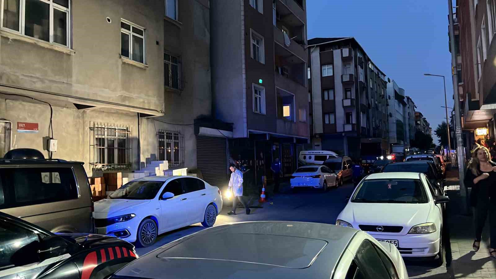 Sultangazi’de silahlı saldırıya uğrayan pazar esnafı ağır yaralandı