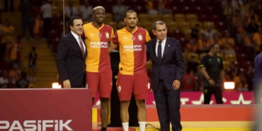 Victor Osimhen ve Leroy Sane için stadyumda imza töreni düzenlendi