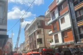 Eyüpsultan’da çatı tadilatı sırasında yangın çıktı