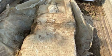 Yalova’da bin 900 yıllık mezar taşını satmaya çalışan şüpheli yakalandı