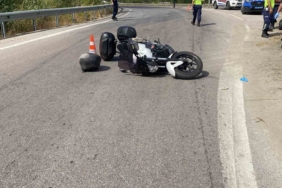 Bursa’da devrilen motosiklet bariyerlere çarptı: Baba öldü, kızı ağır yaralandı