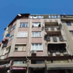 Kolonları patlayan bina tahliye ediliyor
