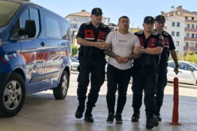 Kavgayı ayırmaya çalışan özel güvenlik görevlisini bıçaklayan saldırgan tutuklandı