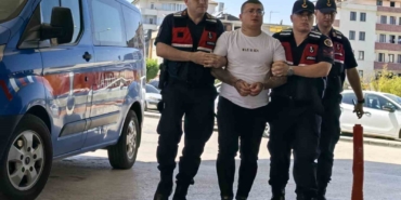 Kavgayı ayırmaya çalışan özel güvenlik görevlisini bıçaklayan saldırgan tutuklandı