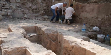 Antandros Antik Kenti kazılarında bin 600 yıllık vaftizhane ortaya çıkarıldı
