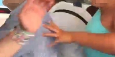 Fatih’te İETT otobüs şoförü ile yolcu arasında çıkan kavgaya biber gazlı müdahale