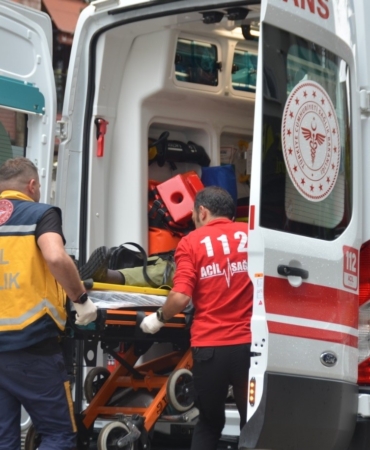 Bilecik’te hafif ticari araç ile otomobil çarpıştı, 2 yaralı