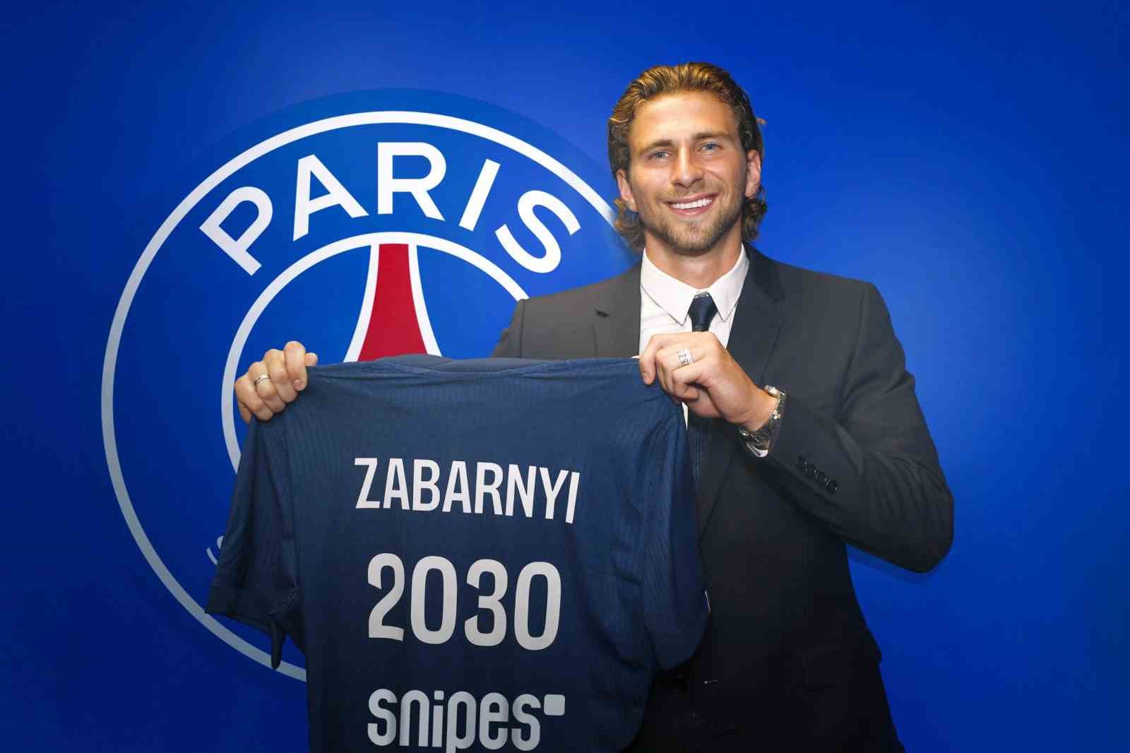 PSG, Ilya Zabarnyi’yi kadrosuna kattı