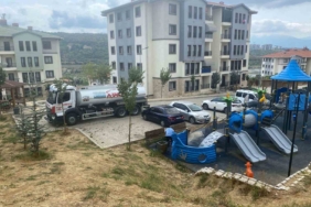Kocaeli’de çocuk parkları temizlenip onarılıyor