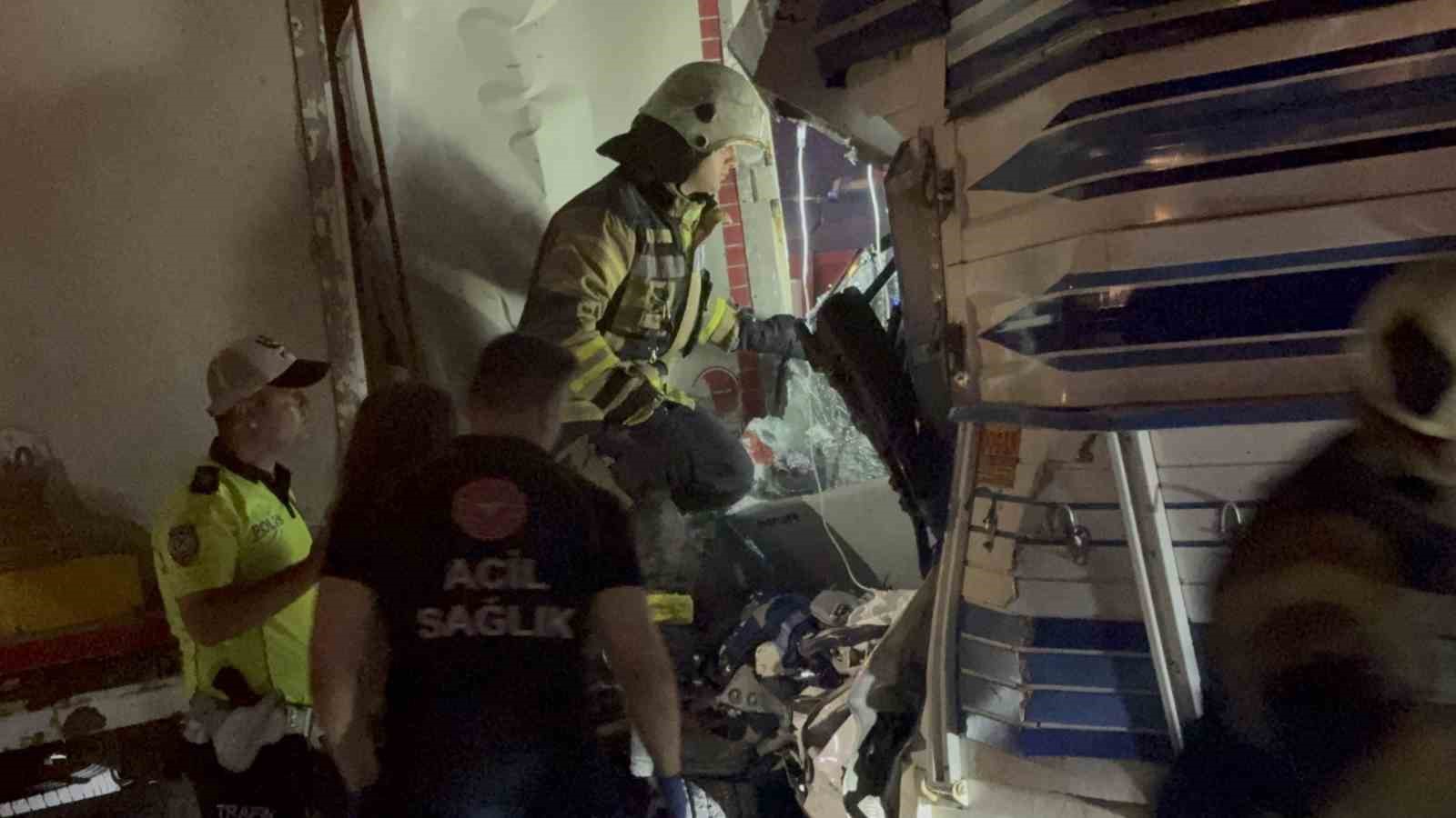 Kocaeli’de 1 kişinin öldüğü zincirleme kazayla ilgili 2 sürücü tutuklandı