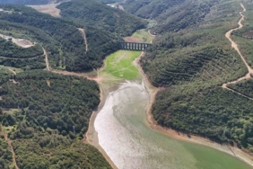 İstanbul barajlarında doluluk oranı yüzde 50’nin altına düştü, su miktarı azalan Alibey Barajı havadan görüntülendi
