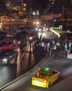 Esenyurt’ta düğün çıkışı taraflar birbirine girdi: O anlar kamerada