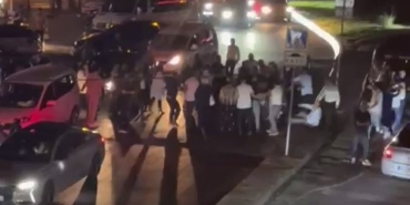 Esenyurt’ta düğün çıkışı taraflar birbirine girdi: O anlar kamerada