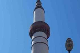 Balıkesir’de tarihi cami depremde hasar gördü