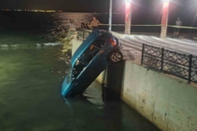 Tekirdağ’da otomobil su kanalında asılı kaldı: 1 yaralı